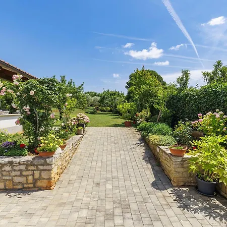 Appartamento Olivo-2 By Interhome