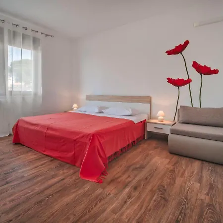 Olivo-2 By Interhome شقة Karpinjan