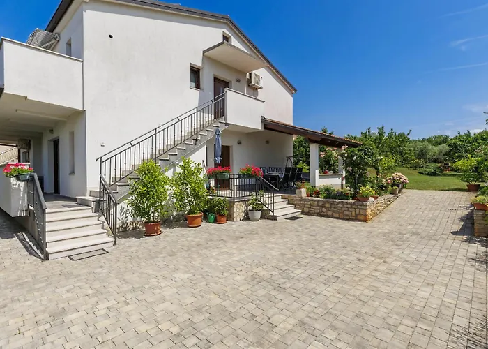 Apartman Olivo-2 By Interhome *